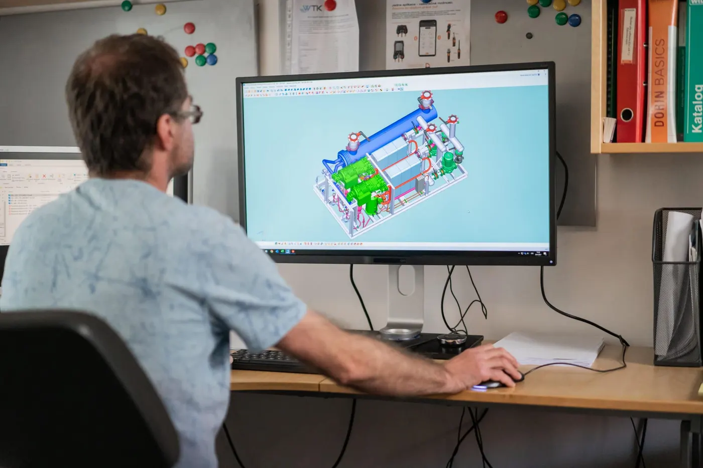 Projektant GEOTEK při návrhu zařízení v 3D programu